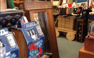 Visit Lake City MN - WHERE TO SHOP - Lakeside Antiques